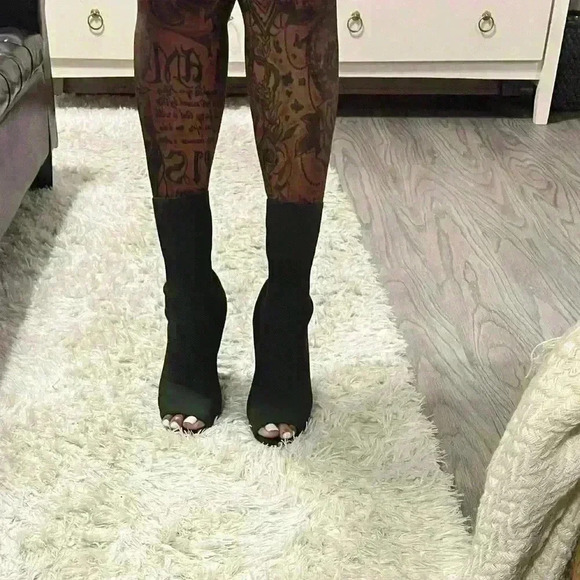 Steve Madden Kristi Peep Toe 3/4
Boot Stiletto - Picture 3 of 16